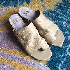 LOUISE Rt CIE Leather Slip on Sandal Size 7.5